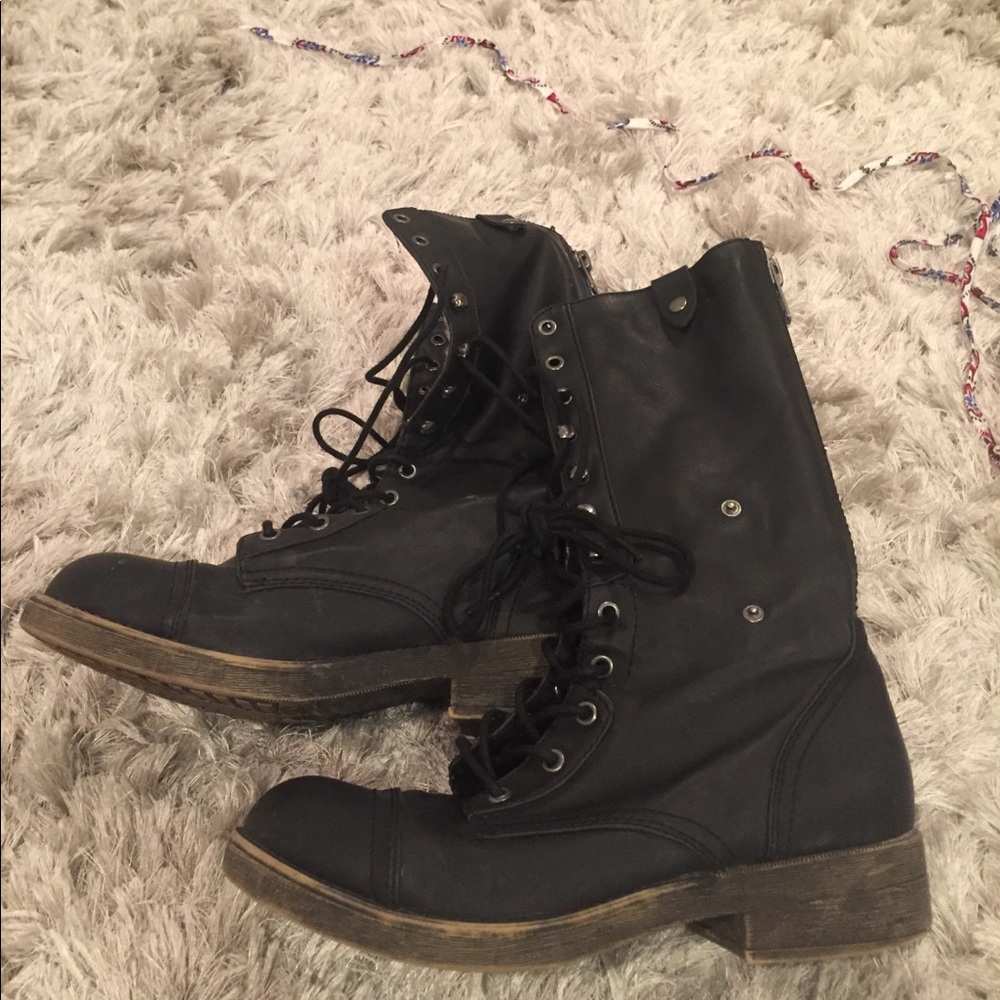 boots - Picture 2 of 2